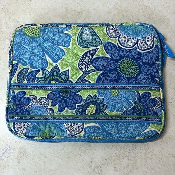 Vera Bradley Doodle Daisy Tablet Case - Picture 1 of 4